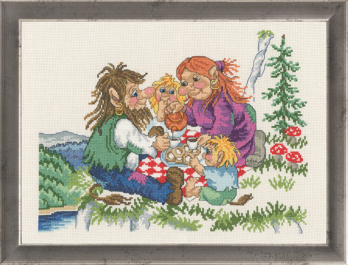 Broderikit Trollfamilj